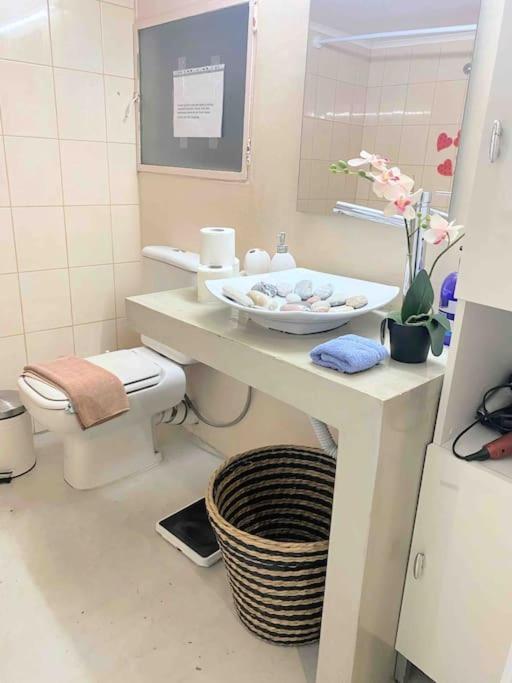 Openair Hot Tub/Big Balcony/Great Boutique Apt Athens Ngoại thất bức ảnh