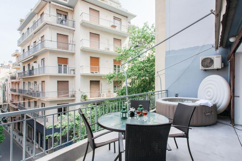 Openair Hot Tub/Big Balcony/Great Boutique Apt Athens Ngoại thất bức ảnh