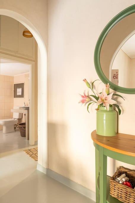 Openair Hot Tub/Big Balcony/Great Boutique Apt Athens Ngoại thất bức ảnh
