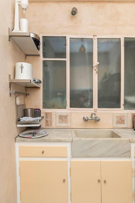 Openair Hot Tub/Big Balcony/Great Boutique Apt Athens Ngoại thất bức ảnh