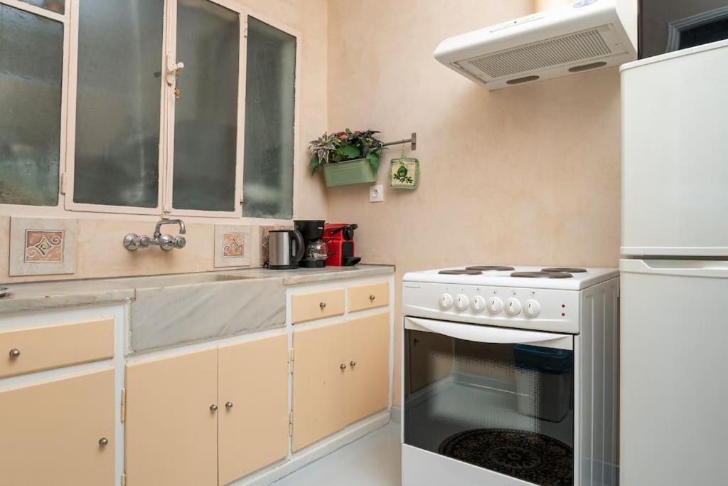 Openair Hot Tub/Big Balcony/Great Boutique Apt Athens Ngoại thất bức ảnh